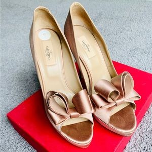 Valentino Couture Poudre Satin Open Toe Bow Platform Pumps retail 1099